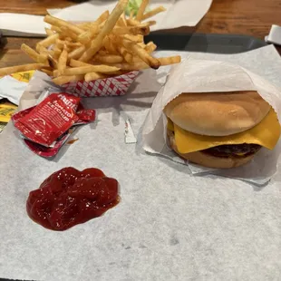 Hammer 4 with fries