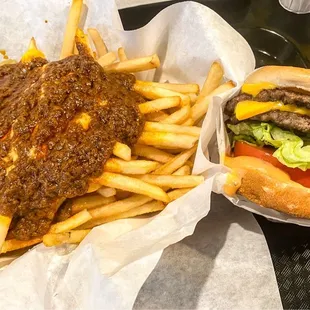 Chili Cheese Fries &amp; double double Willie