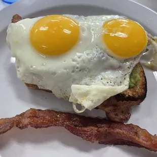 Avocado Toast with Egg, Tomato and Bacon