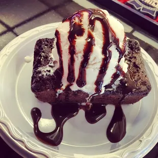 Oreo Brownie with ice cream $5