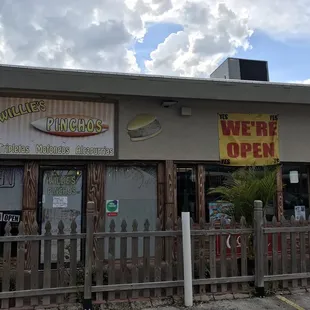 the outside of a restaurant