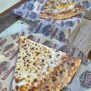 Cheese pizza
