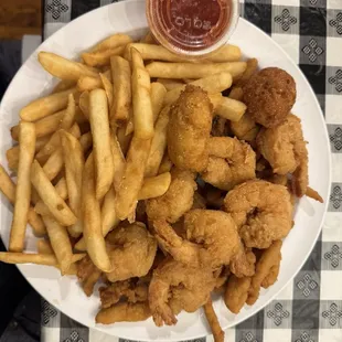 Pick 2 combo with shrimp, scallops and fries.