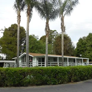 Club House with Work Out Gym, Pool Table, Tanning Bed, Business Center, Satellite TV