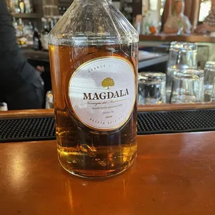 Orange liqueur that&apos;s in the Cosmo