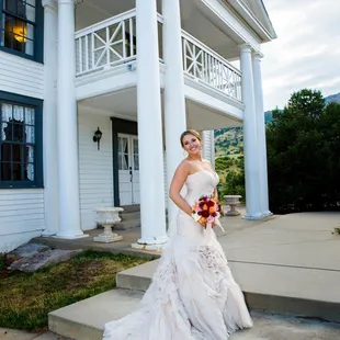 Bride with the columns.