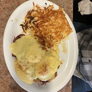 Eggs Benedict w/ Corned Beef