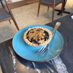 Minim Blueberry Pie