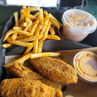 No-Fish Fry and fries with vegan macaroni