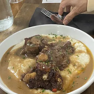 Full brunch Oxtails & Grits
