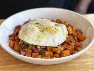 The Cracked Egg