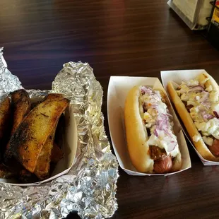 Slaw dogs and wedges