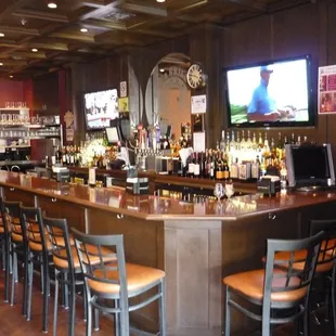 COZY PUB WITH DARK WOODS