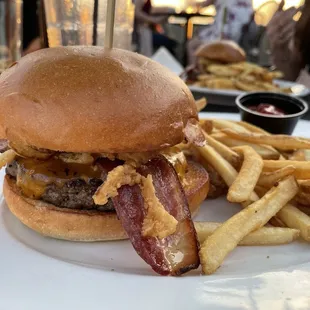 Bacon BBQ Deluxe burger