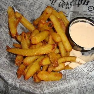 Fried pickles &amp; sauce.