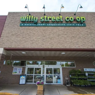 Willy West exterior