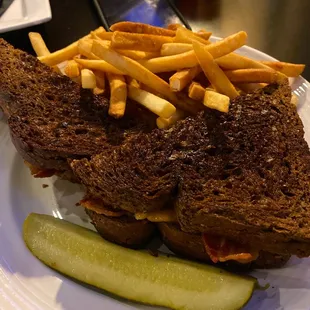 Willy Melt with fries