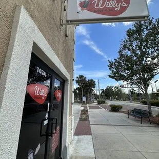 the outside of a restaurant