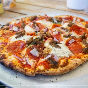 The Bee's Knees pizza