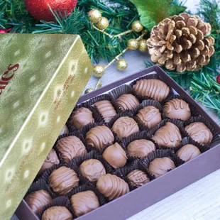 2 lb. Milk Chocolate Variety Box