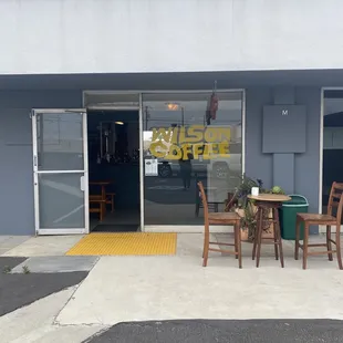 Unassuming place, with calm staff and legitimate coffee :-)