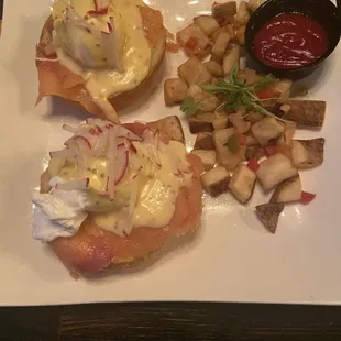 Salmon Benedict