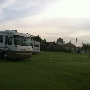 No frill convenient inexpensive RV lot. Quiet with full hookup a just blocks from old historic town