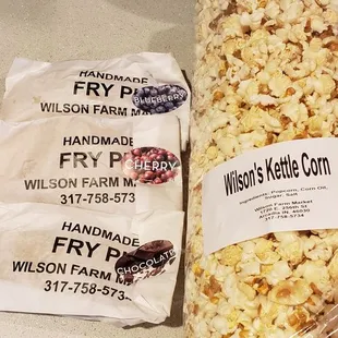Yummy kettle corn but greasy fry pies are not worth it