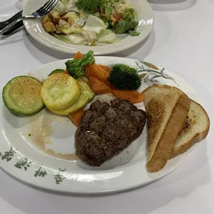 6oz. filet with fresh mixed veggies