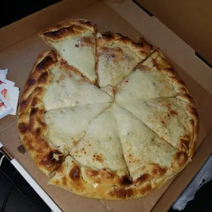 Large cheese stuffed crust