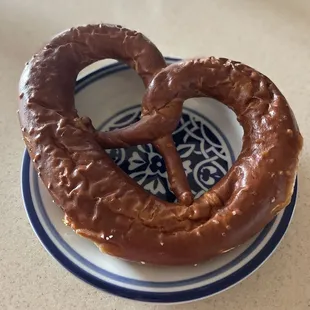 Large pretzel