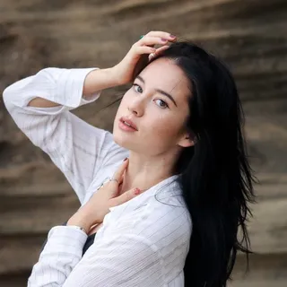 Hazuki R.