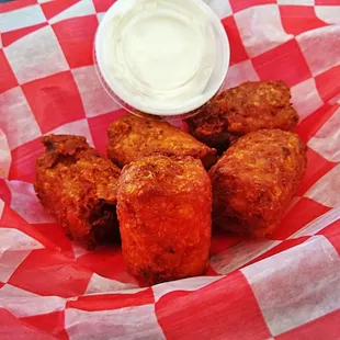 chicken wings and fried chicken, bbq wings, poultry, chicken wings, food, fried chicken wings, fried chicken, chicken, bbq chicken