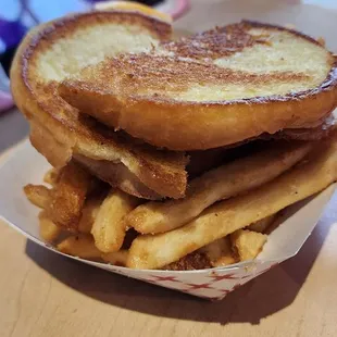Kids grilled cheese with fries