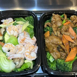 Prawns with Mixed Vegetables and Broccoli Beef