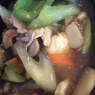 Cashew chicken. Fresh but bland.