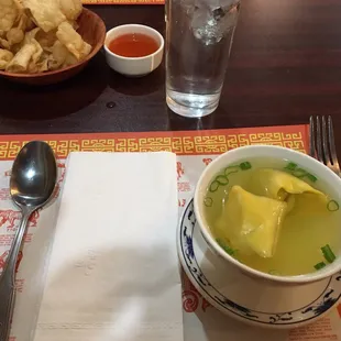 Wonton soup &amp; Fried Noodles