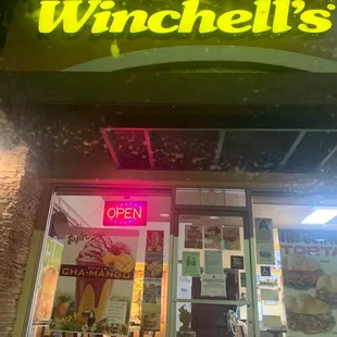 Excuse my dirty windshield !! But the food and service rocked !! Yummy!!