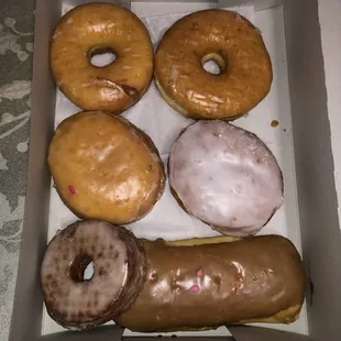 Decent donuts. But the Cronut was bad.