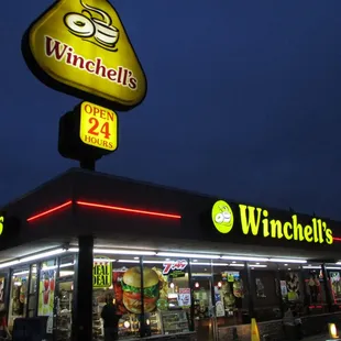Front: Winchell's Donut House