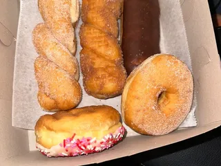 Dolly's Donuts