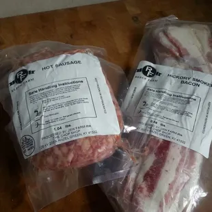Reece Farms also sells homemade Sausages, fresh pork chops, and bacon.  I can't pass up a good pork product now.  Shooo