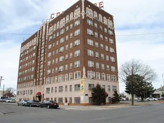 Commodore Apartments
