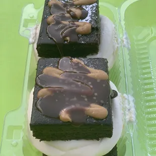 * special* brownies with peanut butter icecream