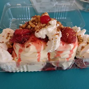 Strawberry sundae