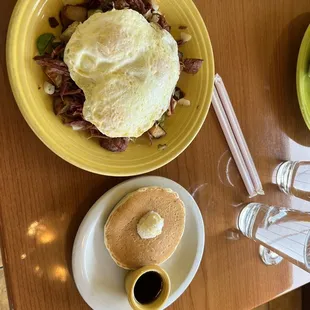 Cornbeef hash with mini pancakes