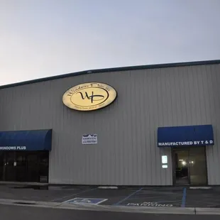 481 W Noble Farmersville, CA 93223