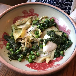 Pasta, burrata and veggies.