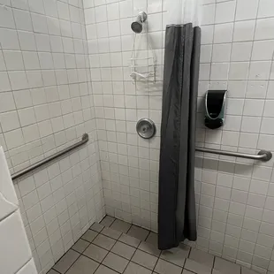 Men's showers, very clean.