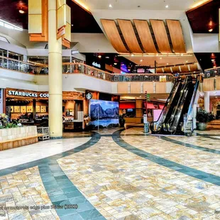 Enjoyed a quick breakfast + leisure walk before a Yelp event in Kāne'ohe @ Windward Mall. (1/27/25)